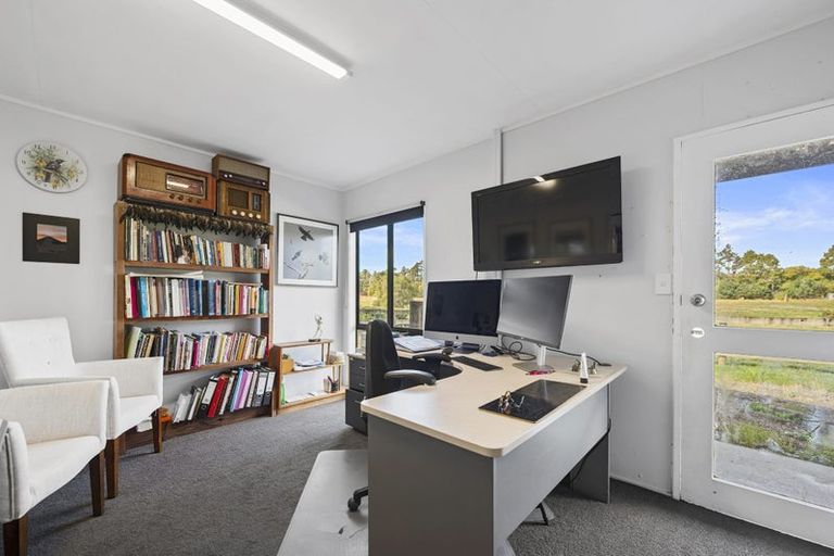 Photo of property in 216 Riverhead Road, Kumeu, 0892