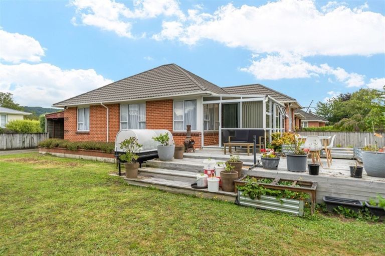 Photo of property in 63 Routley Crescent, Elderslea, Upper Hutt, 5018