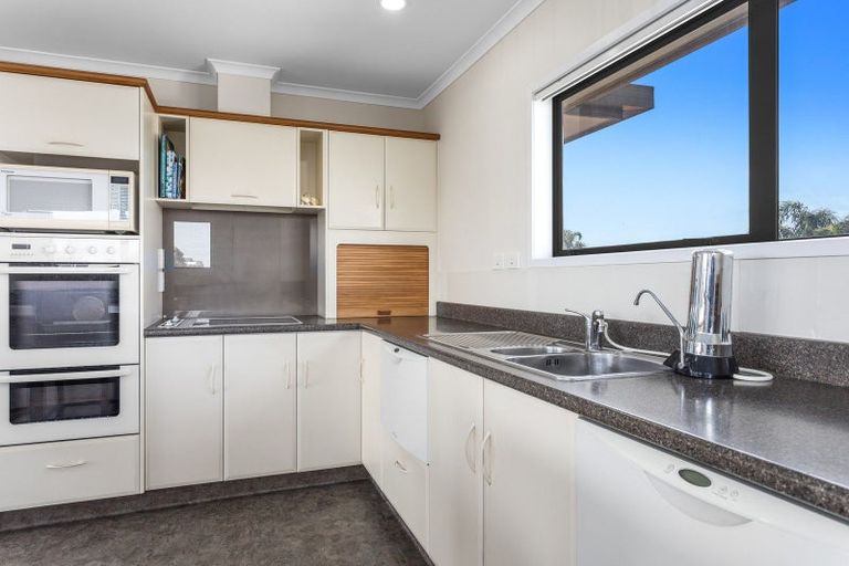 Photo of property in 14 Commodores Close, Coastlands, Whakatane, 3120