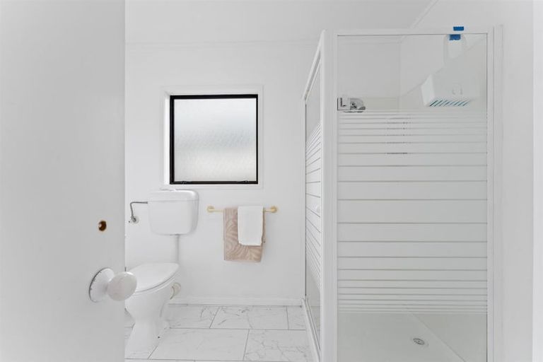 Photo of property in 17 Caroline Heights, Omaha, 0986