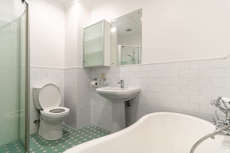 Photo of property in 1/177 Hurstmere Road, Takapuna, Auckland, 0622