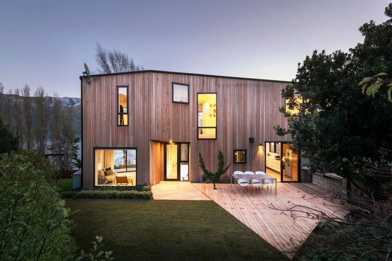 Photo of property in 9 Beacon Point Road, Wanaka, 9305