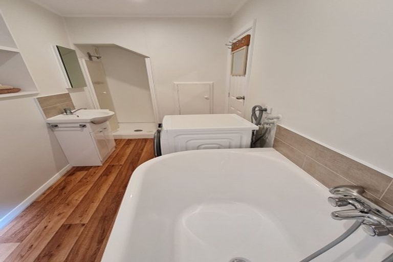 Photo of property in 56 Pokohiwi Road, Normandale, Lower Hutt, 5010