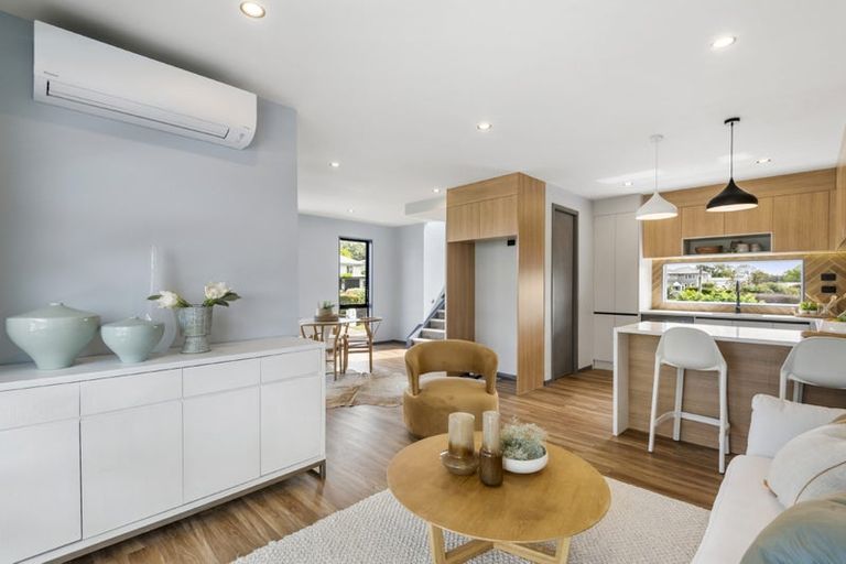 Photo of property in 2/33 Williamson Avenue, Belmont, Auckland, 0622