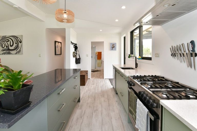 Photo of property in 1708 South Head Road, South Head, Helensville, 0874