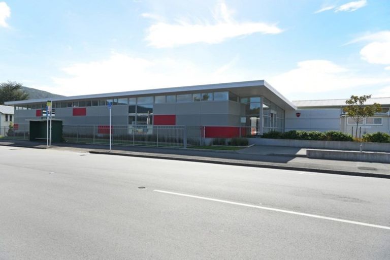 Photo of property in 25a Deller Grove, Silverstream, Upper Hutt, 5019