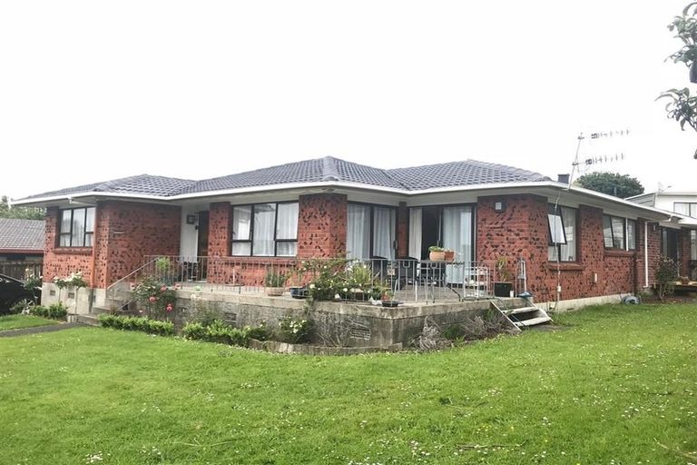 Photo of property in 49 Luton Avenue, Sunnyhills, Auckland, 2010