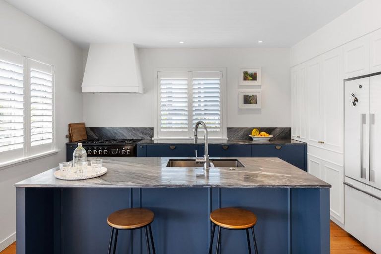 Photo of property in 68 St Michaels Avenue, Point Chevalier, Auckland, 1022