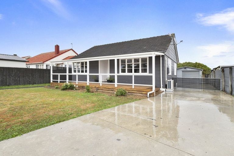 Photo of property in 20 Tweed Street, Roslyn, Palmerston North, 4414