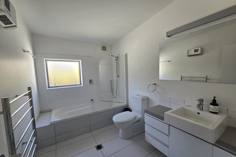 Photo of property in 38 Saddleback Grove, Karori, Wellington, 6012