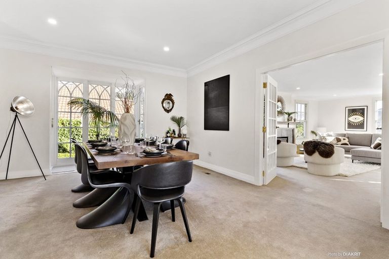 Photo of property in 41 Wadestown Road, Wadestown, Wellington, 6012