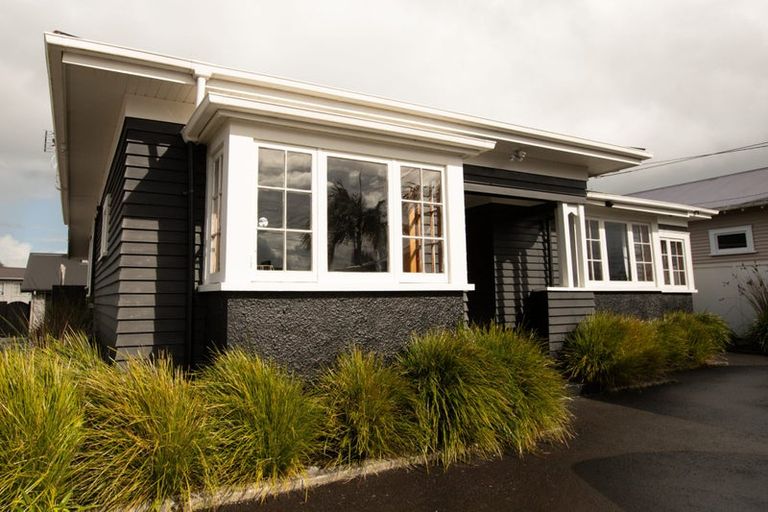 Photo of property in 180 Cambridge Road, Hillcrest, Hamilton, 3216