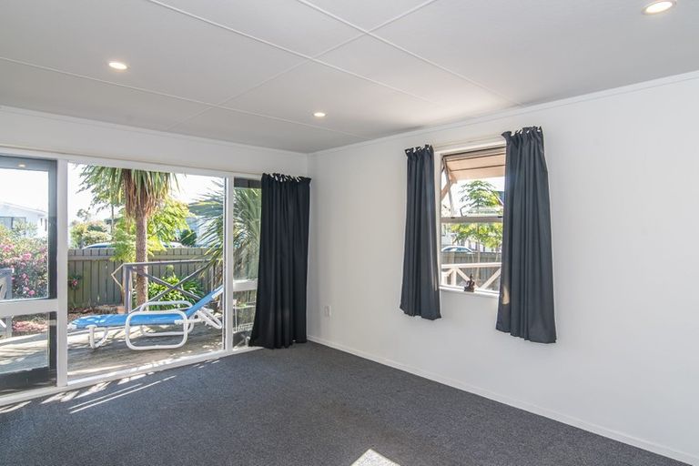 Photo of property in 84 Aorangi Road, Paraparaumu, 5032