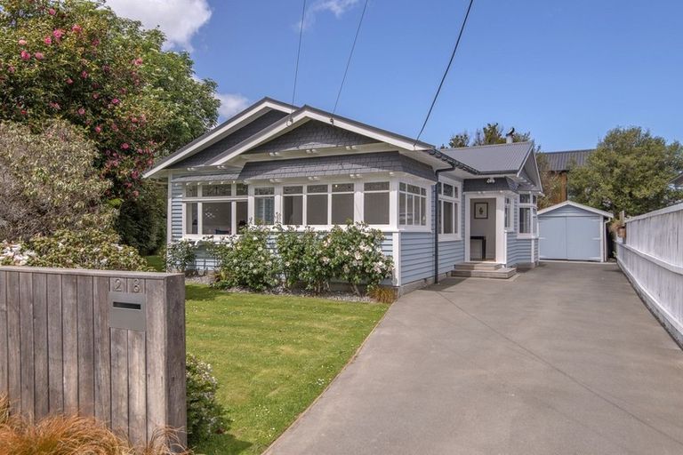 Photo of property in 28 Roxburgh Street, Sydenham, Christchurch, 8023