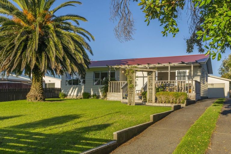 Photo of property in 15 Teoti Street, Paraparaumu Beach, Paraparaumu, 5032