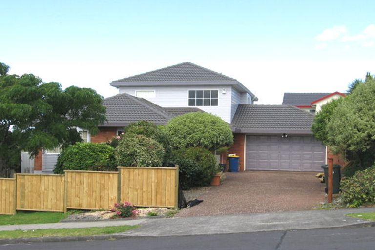 Photo of property in 76 Lagoon Way, West Harbour, Auckland, 0618