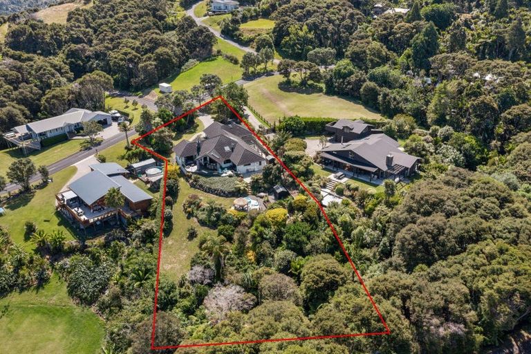 Photo of property in 80 Tarapatiki Drive, Whitianga, 3510