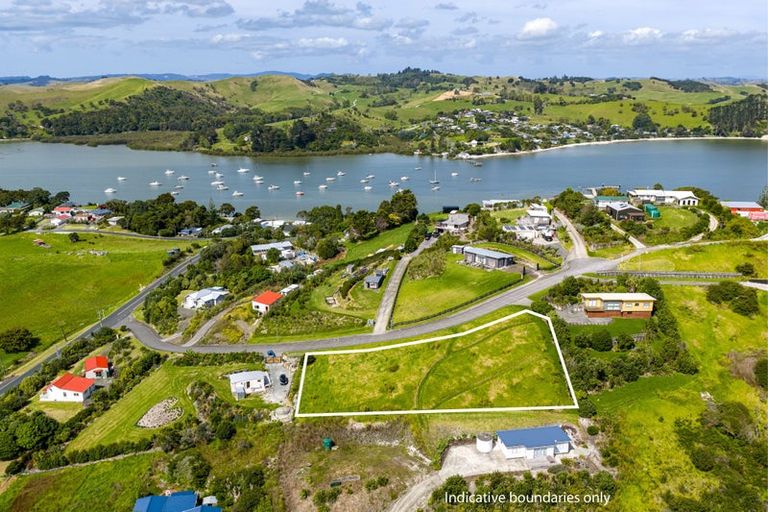 Photo of property in 6 Emay Crescent, Pahi, Paparoa, 0571