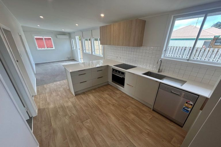 Photo of property in 14 Laurie Street, Red Beach, 0932