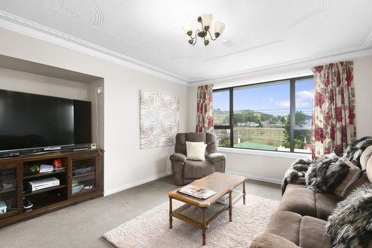 Photo of property in 15 Waldron Crescent, Green Island, Dunedin, 9018