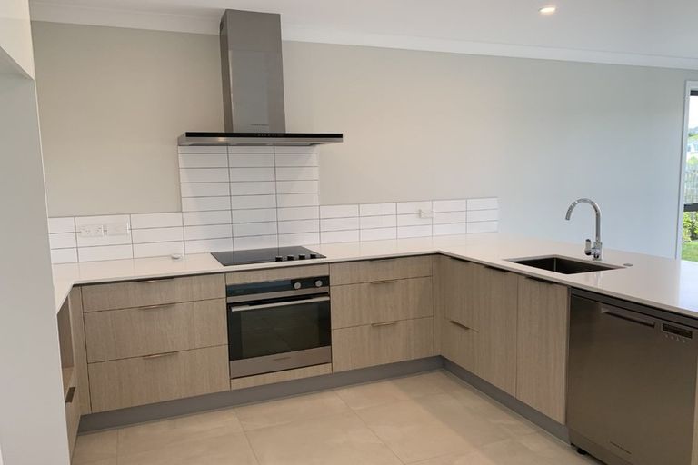 Photo of property in 19 Koura Drive, Red Beach, 0932