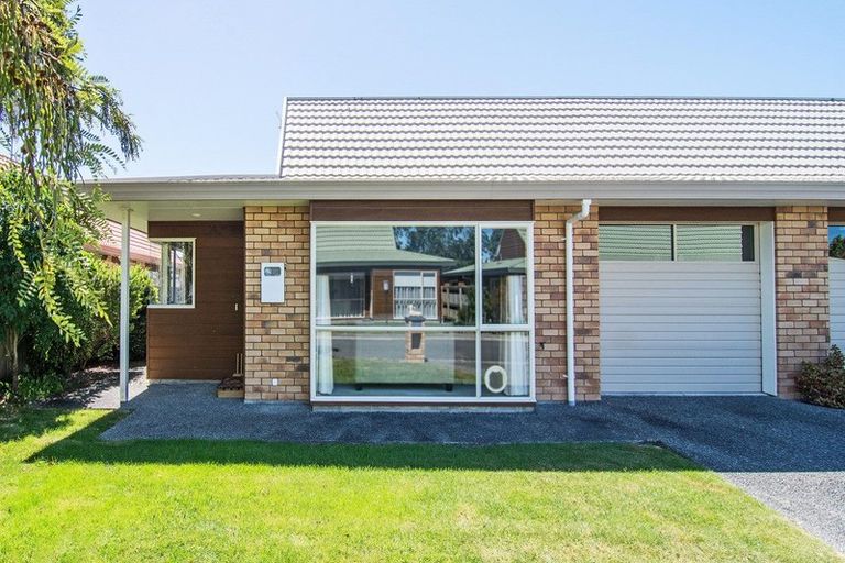 Photo of property in Holdsworth Villas, 59/2 William Donald Drive, Solway, Masterton, 5810