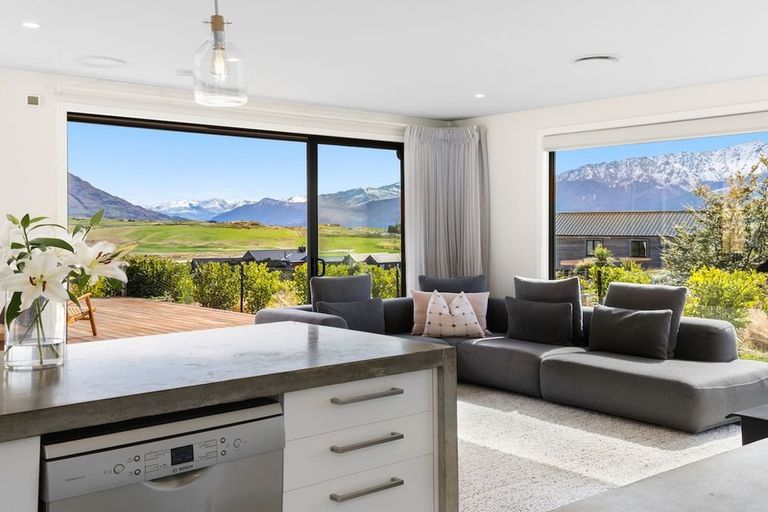 Photo of property in 8 Ellesmere Avenue, Jacks Point, Queenstown, 9371