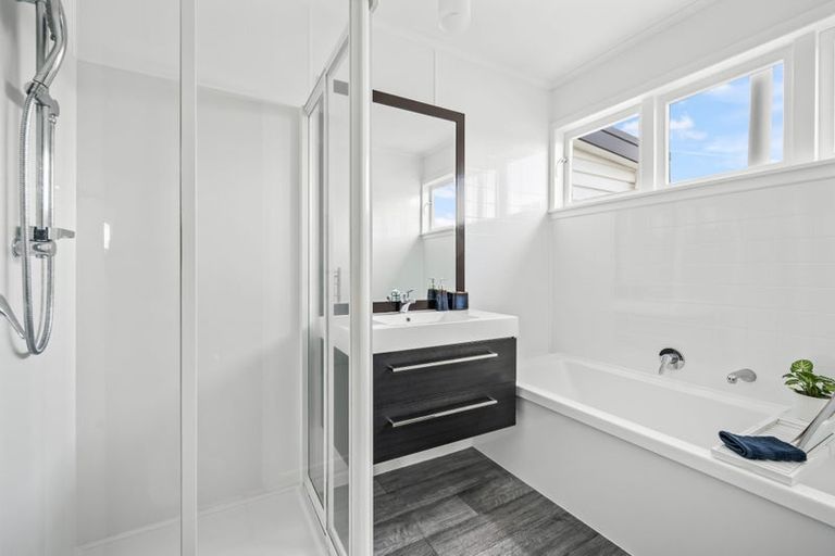 Photo of property in 28 Bickerstaffe Road, Maungaturoto, 0520