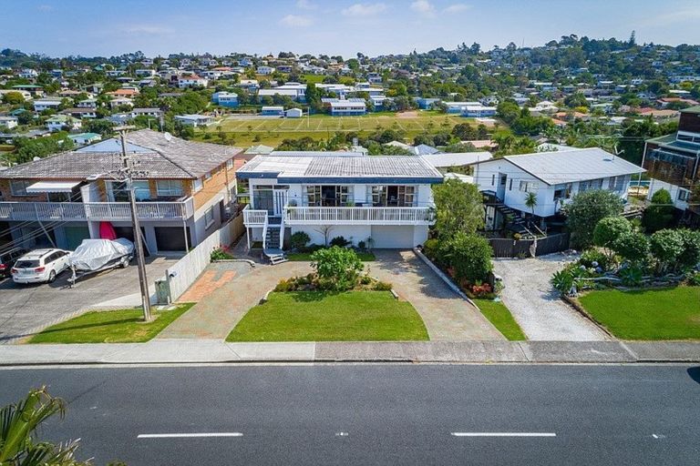 Photo of property in 221 Vipond Road, Stanmore Bay, Whangaparaoa, 0932