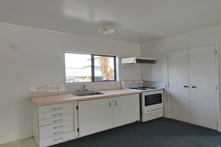 Photo of property in 2 Henwood Road, Mangere East, Auckland, 2024
