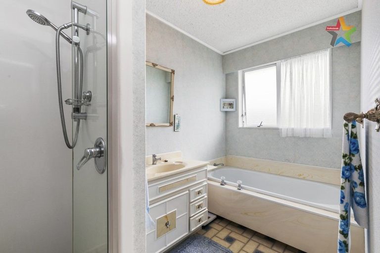 Photo of property in 12 De Menech Grove, Avalon, Lower Hutt, 5011