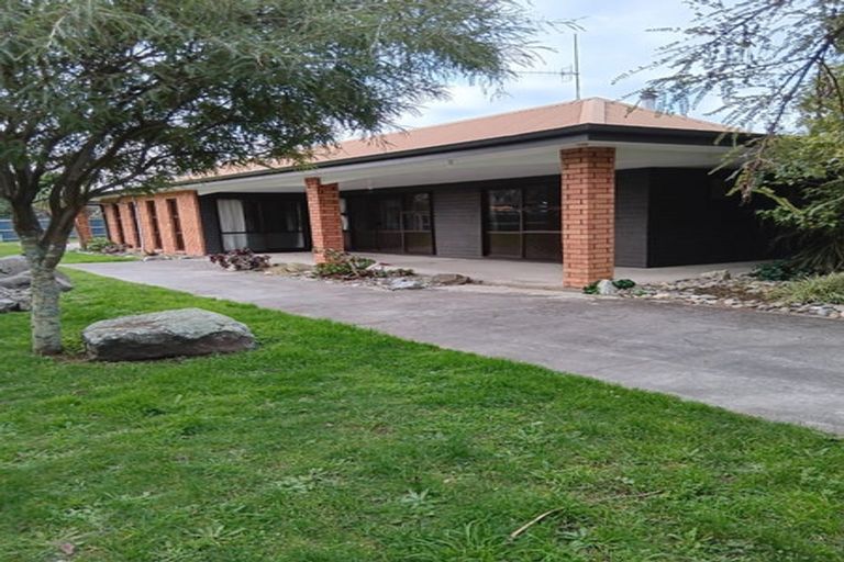 Photo of property in 3 Warren Place, Frankleigh Park, New Plymouth, 4310