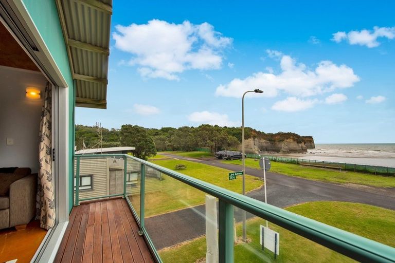 Photo of property in 26 Third Avenue, Urenui, 4377