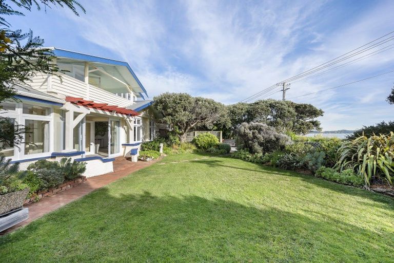 Photo of property in 151 Marine Parade, Eastbourne, Lower Hutt, 5013