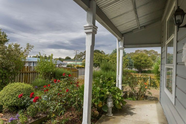 Photo of property in 7 Ruahine Street, Dannevirke, 4930