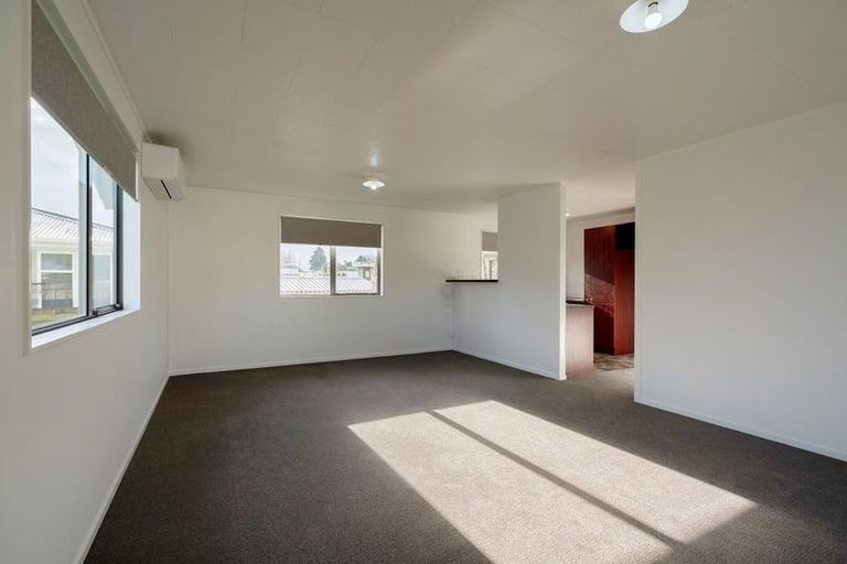 Photo of property in 71 Queenwood Road, Levin, 5510