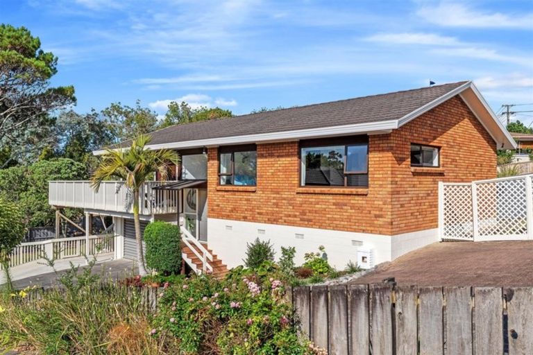Photo of property in 2/60 Killarney Avenue, Torbay, Auckland, 0630