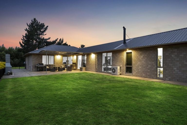 Photo of property in 37 Tara Hills Drive, North Taieri, Mosgiel, 9092