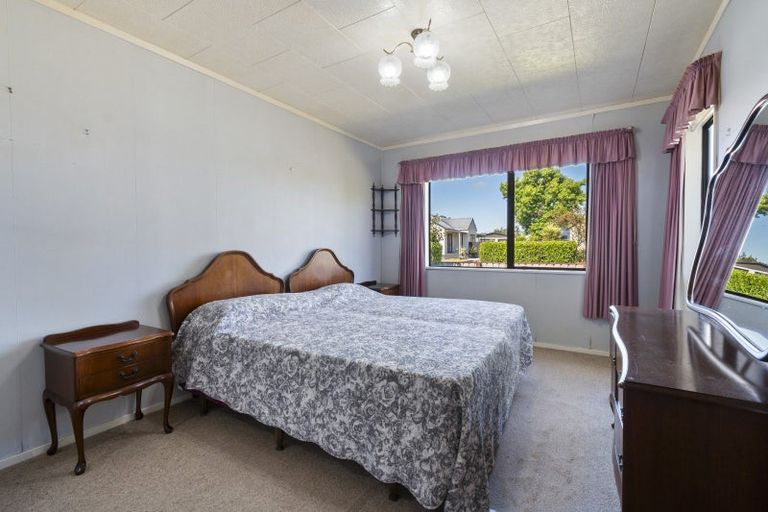 Photo of property in 12 Cargill Grove, Kelvin Grove, Palmerston North, 4414