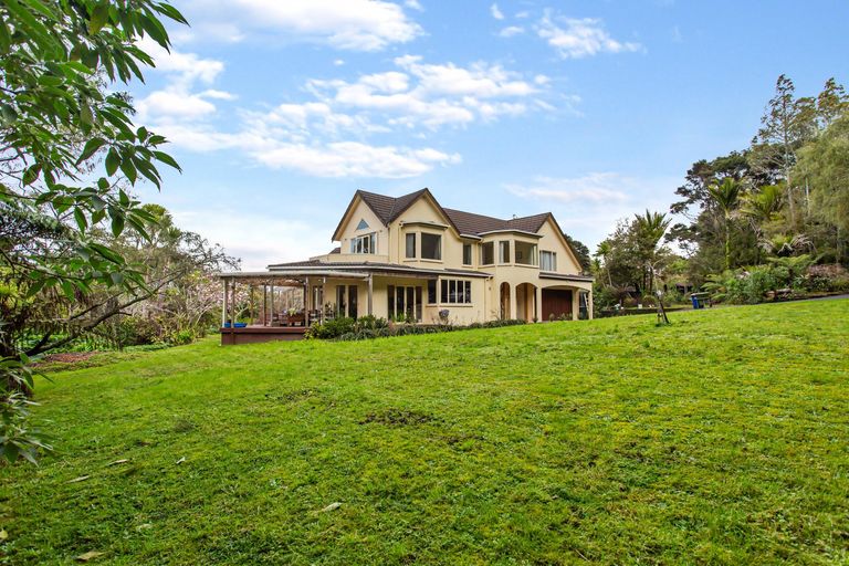 Photo of property in 32 Kereru Grove, Greenhithe, Auckland, 0632