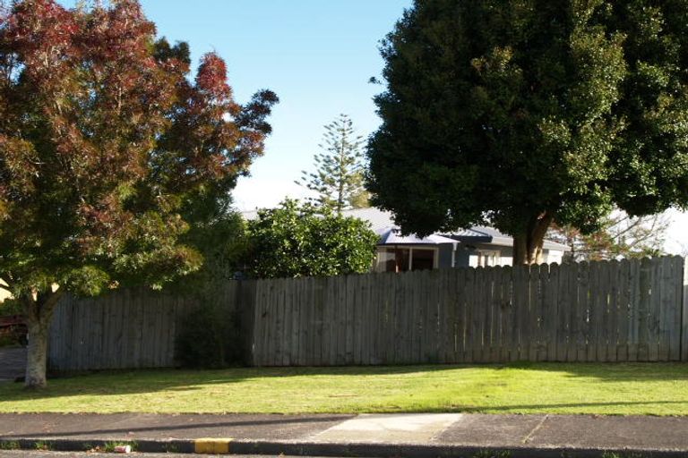 Photo of property in 2/15 Waterloo Street, Howick, Auckland, 2014