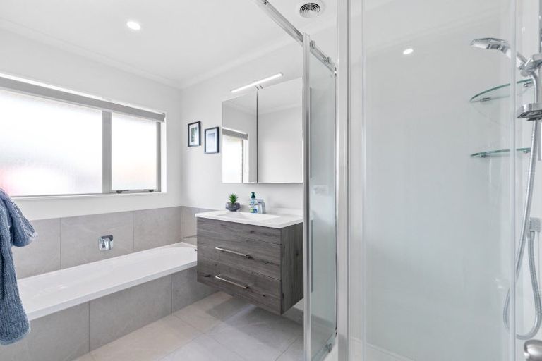 Photo of property in 26 Nanleen Rise, Manurewa, Auckland, 2105