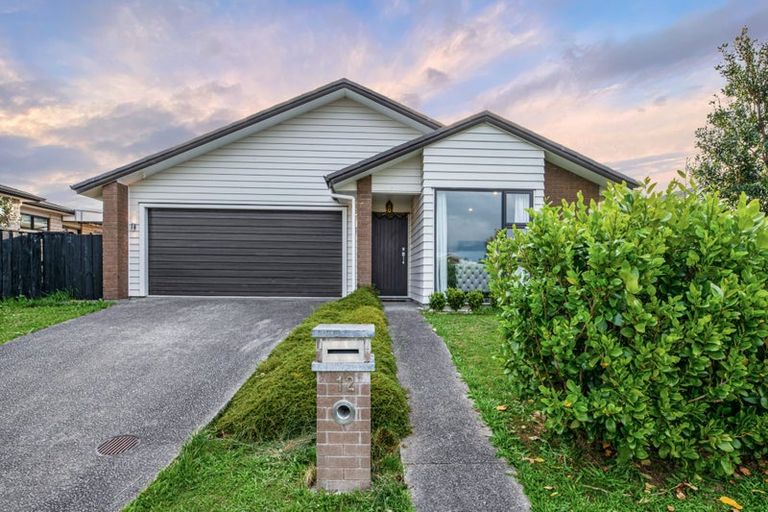 Photo of property in 12 Turpin Road, Riverhead, 0820