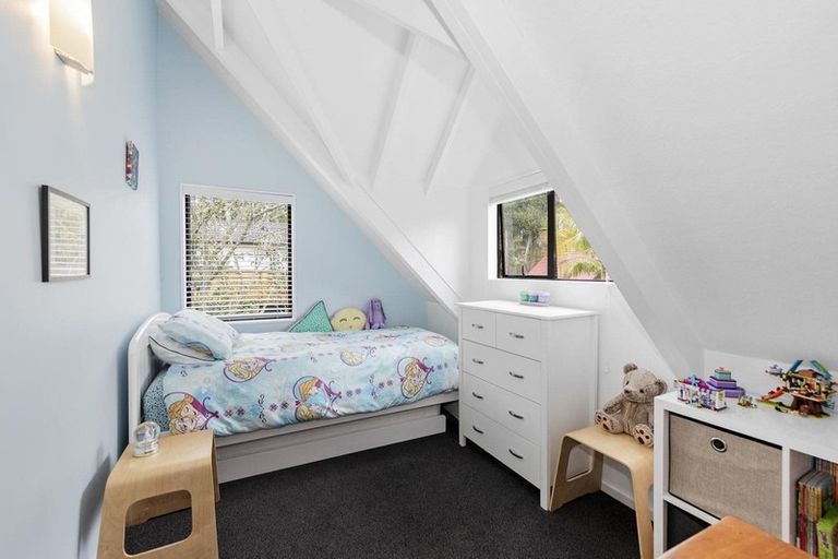 Photo of property in 1/117 Daffodil Street, Titirangi, Auckland, 0604