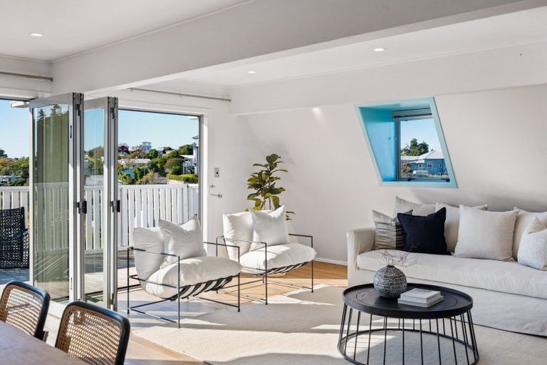 Photo of property in 6 Fitzroy Road, Bluff Hill, Napier, 4110