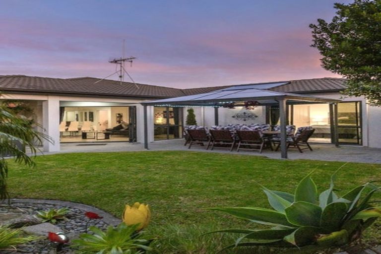 Photo of property in 16 Bermuda Drive, Papamoa Beach, Papamoa, 3118