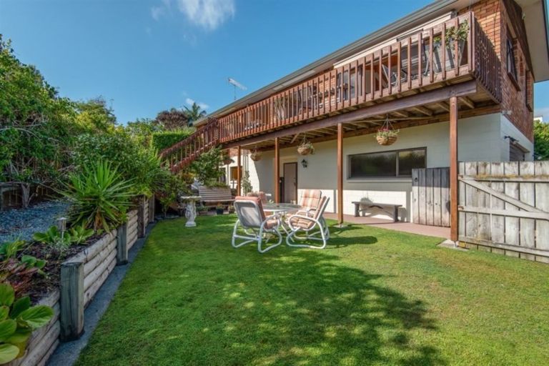 Photo of property in 1 Albert Hall Drive, Red Beach, 0932