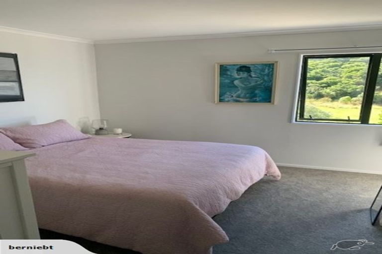 Photo of property in 2/19 Onslow Road, Khandallah, Wellington, 6035