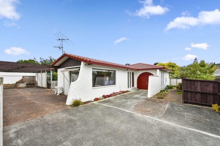 Photo of property in 2/28 Gills Avenue, Papakura, 2110