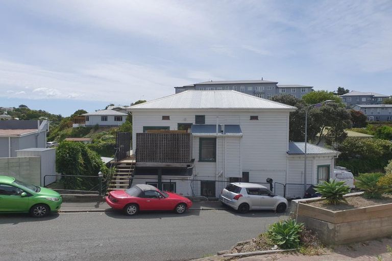 Photo of property in 2/68 Shakespeare Road, Bluff Hill, Napier, 4110